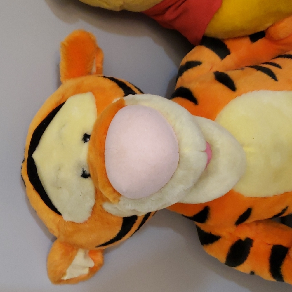 ❌2 Working Talking Tigger and Pooh Vintage Plushies - Picture 2 of 7